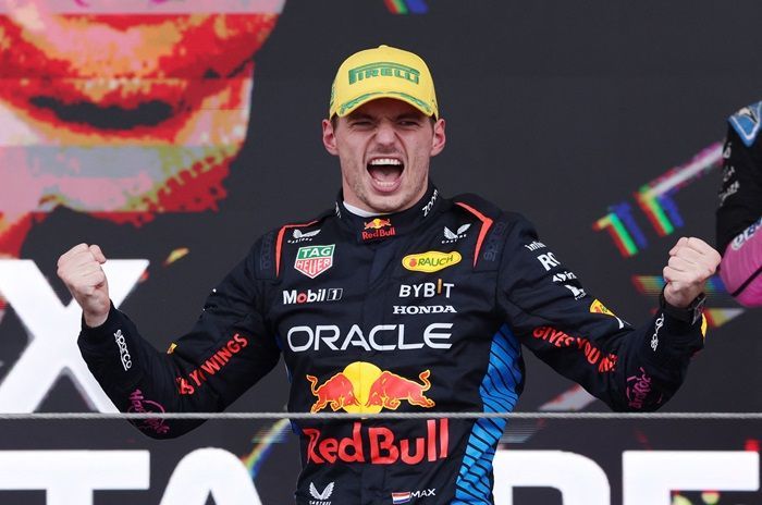 Max Verstappen Raih Kemenangan Sensasional di GP Brasil: Start dari Belakang dan Berhasil Menembus Hujan Deras