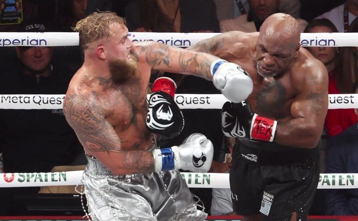 Hasil Duel Mike Tyson vs Jake Paul: Si Leher Beton Gak Berkutik!