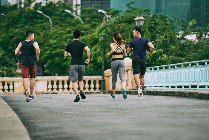 5 Manfaat Bergabung dengan Komunitas Lari, Bisa Berolahraga sambil Bersosialisasi
