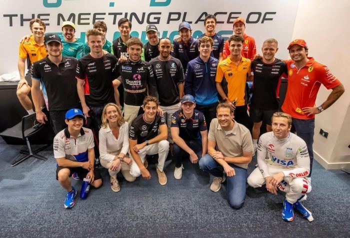 Hubungan Panas Verstappen dan Russell Mereda Jelang Grand Prix Abu Dhabi