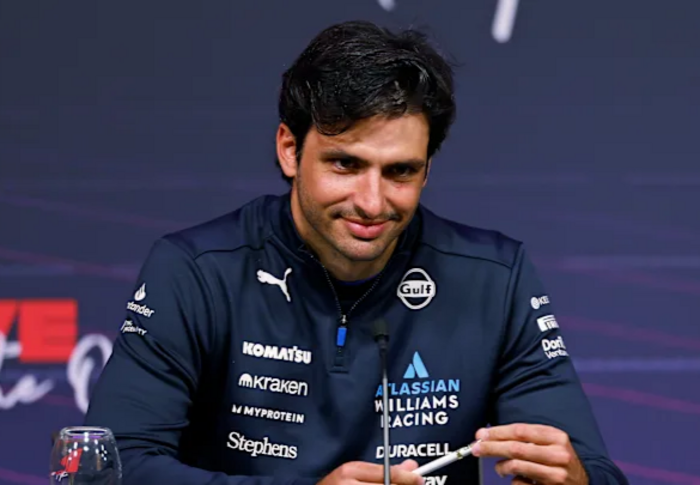 Carlos Sainz Didenda FIA Jelang Gelaran GP Jepang, Alasannya Bikin Kaget