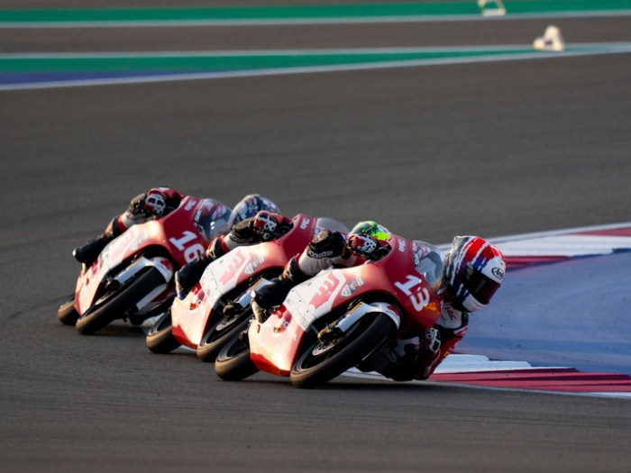 Gigit Jari di Lap Terakhir, Pembalap Muda Indonesia Nyaris Podium di ATC Qatar