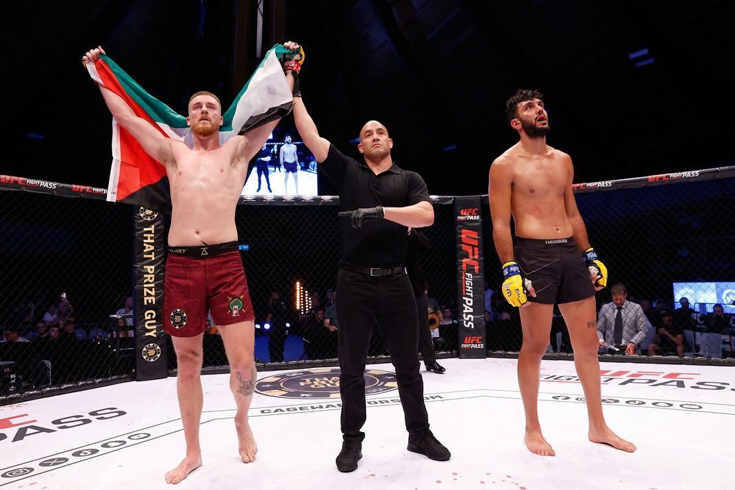 Momen Paddy McCorry Kibarkan Bendera Palestina Usai Kalahkan Lawan dari Israel